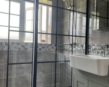 Modern shower room installation